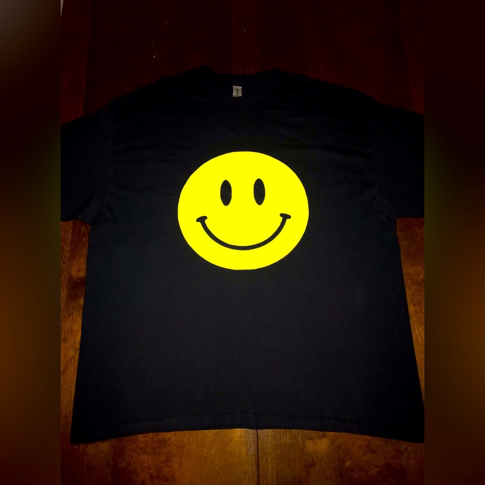 Smiley Face Graphic T-Shirt